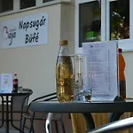 Napsugar Szallo 호스텔 *