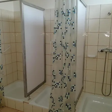 Napsugar Szallo * באיה