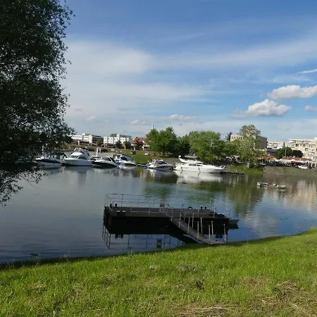 Vandrerhjem Napsugar Szallo *